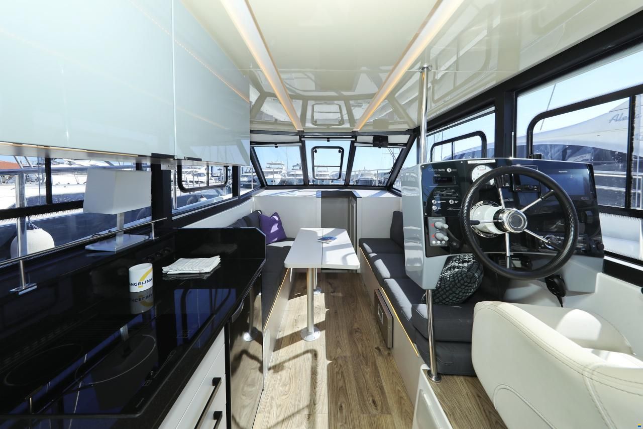 Cobra Futura 40