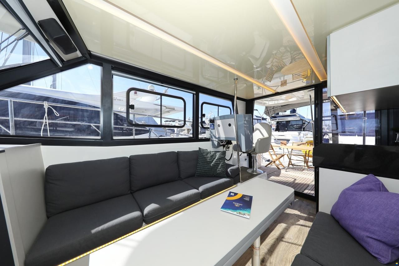 Cobra Futura 40