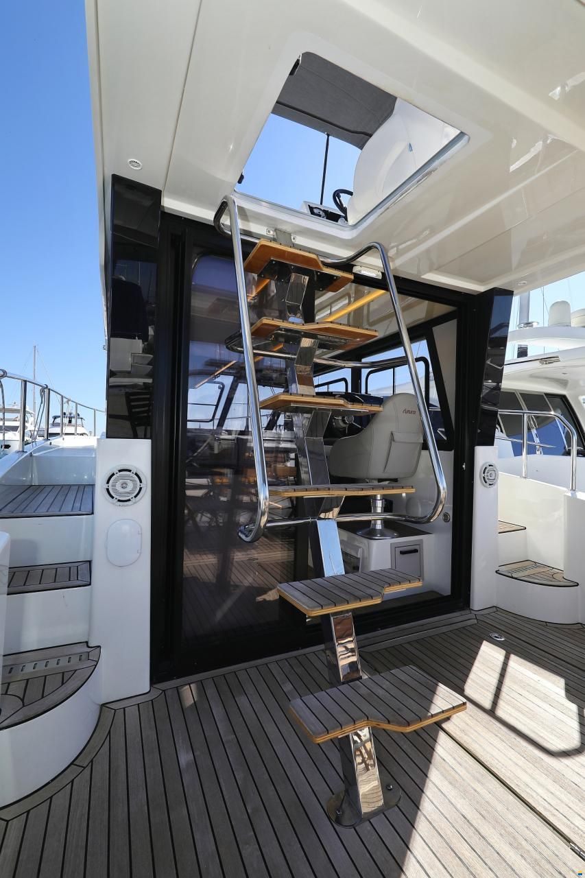 Cobra Futura 40