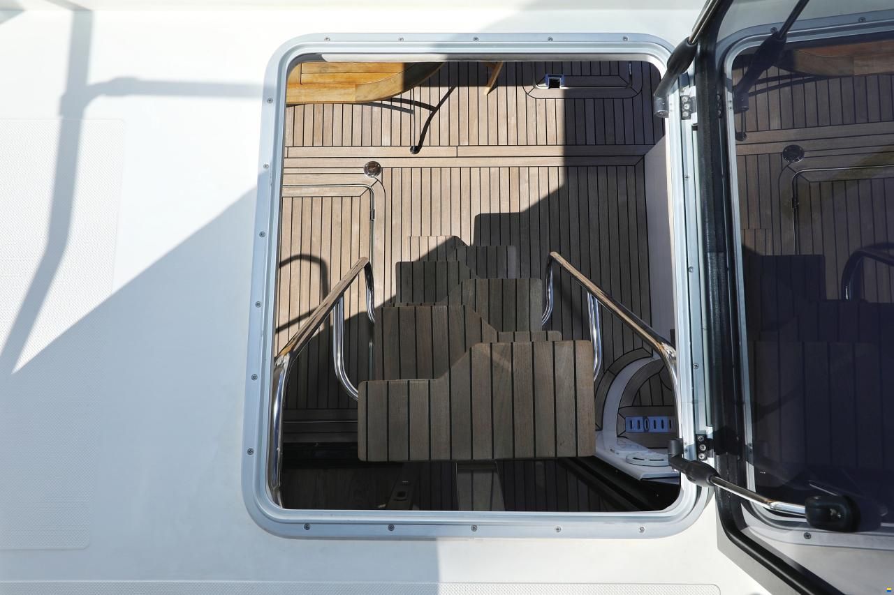Cobra Futura 40