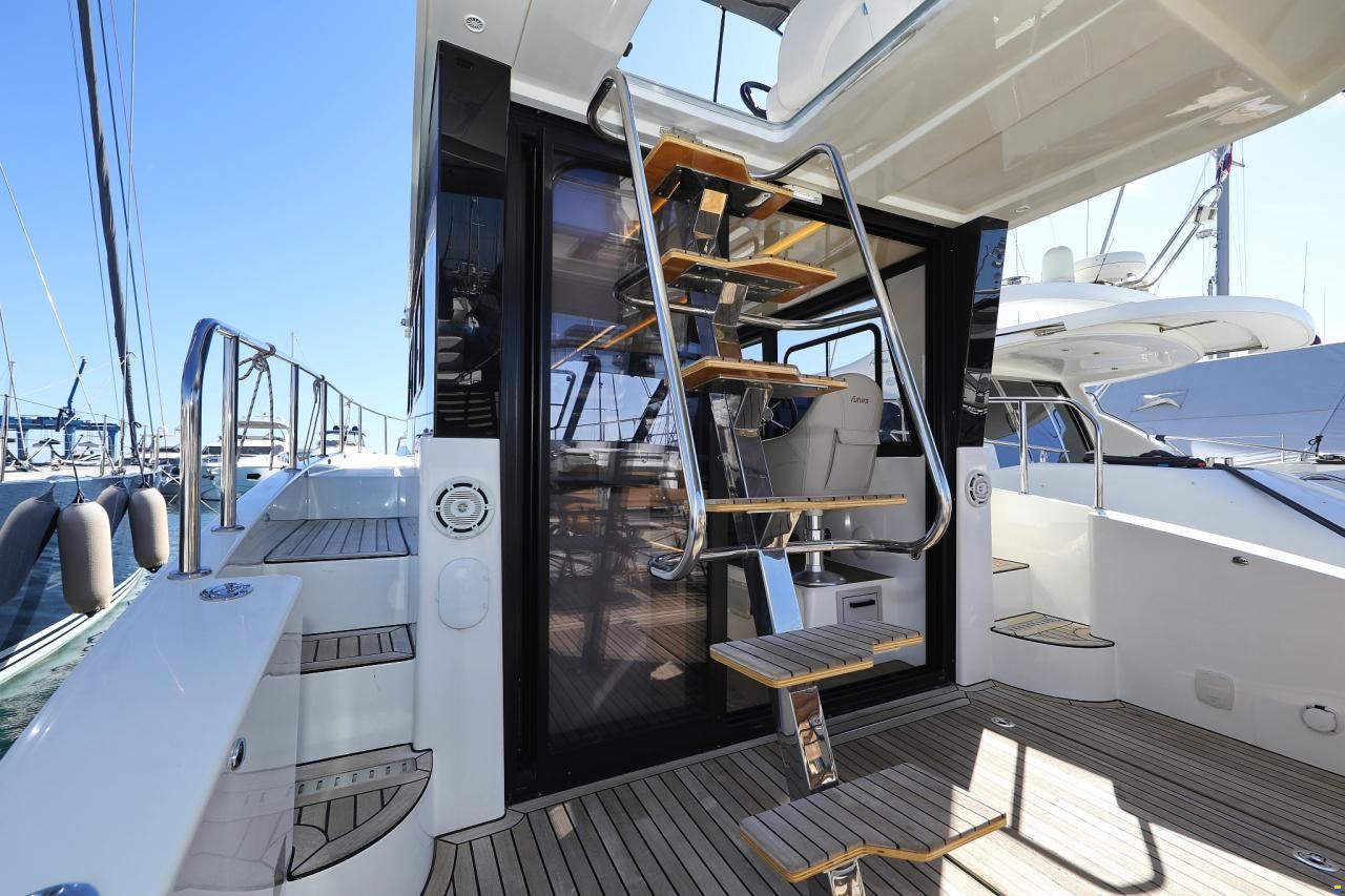 Cobra Futura 40