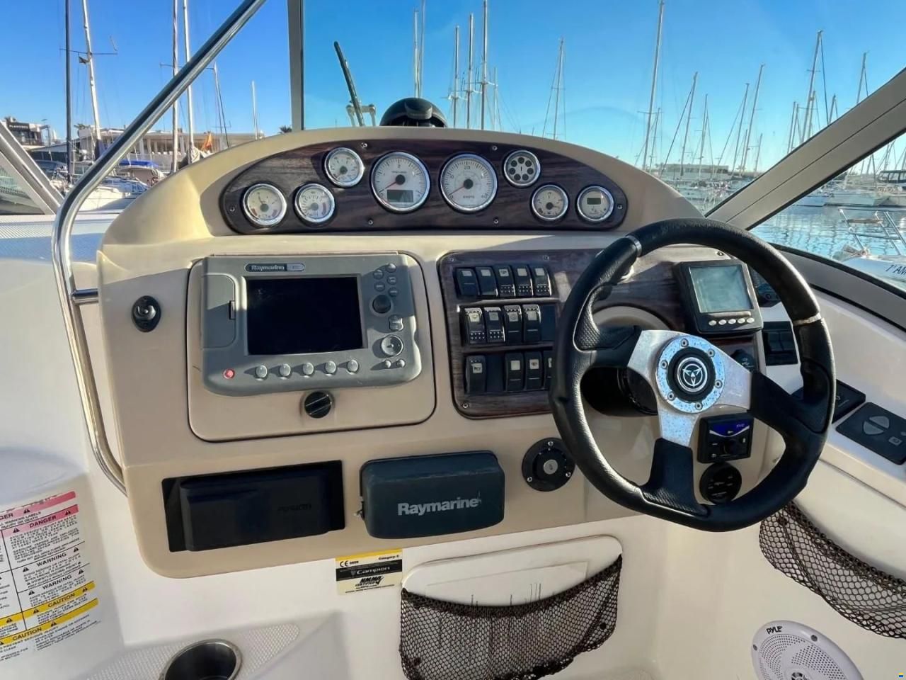 Campion Allante 825 Mid Cabin