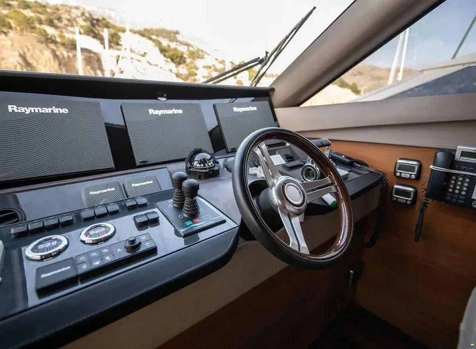 Princess 88 Flybridge Motor Yacht
