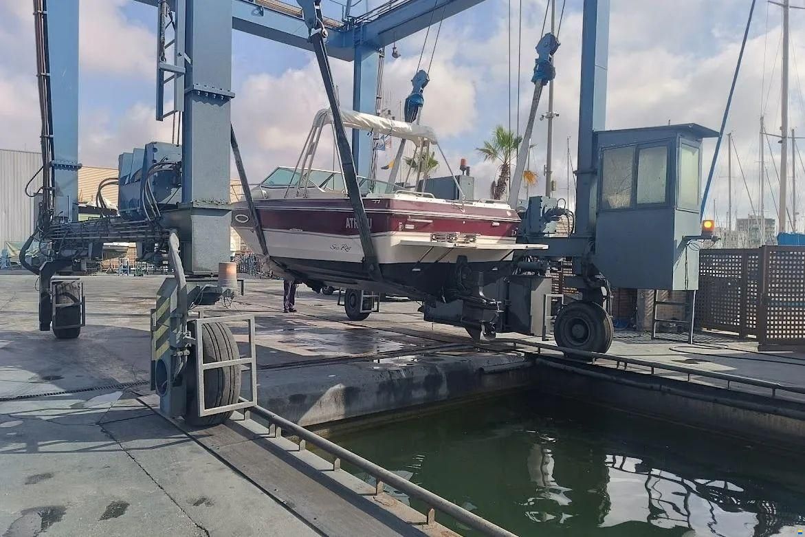 Sea Ray 210