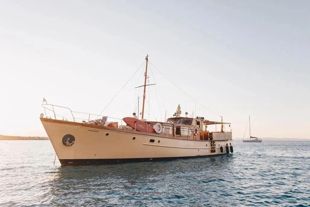 Silver Ships James A Silver 23m