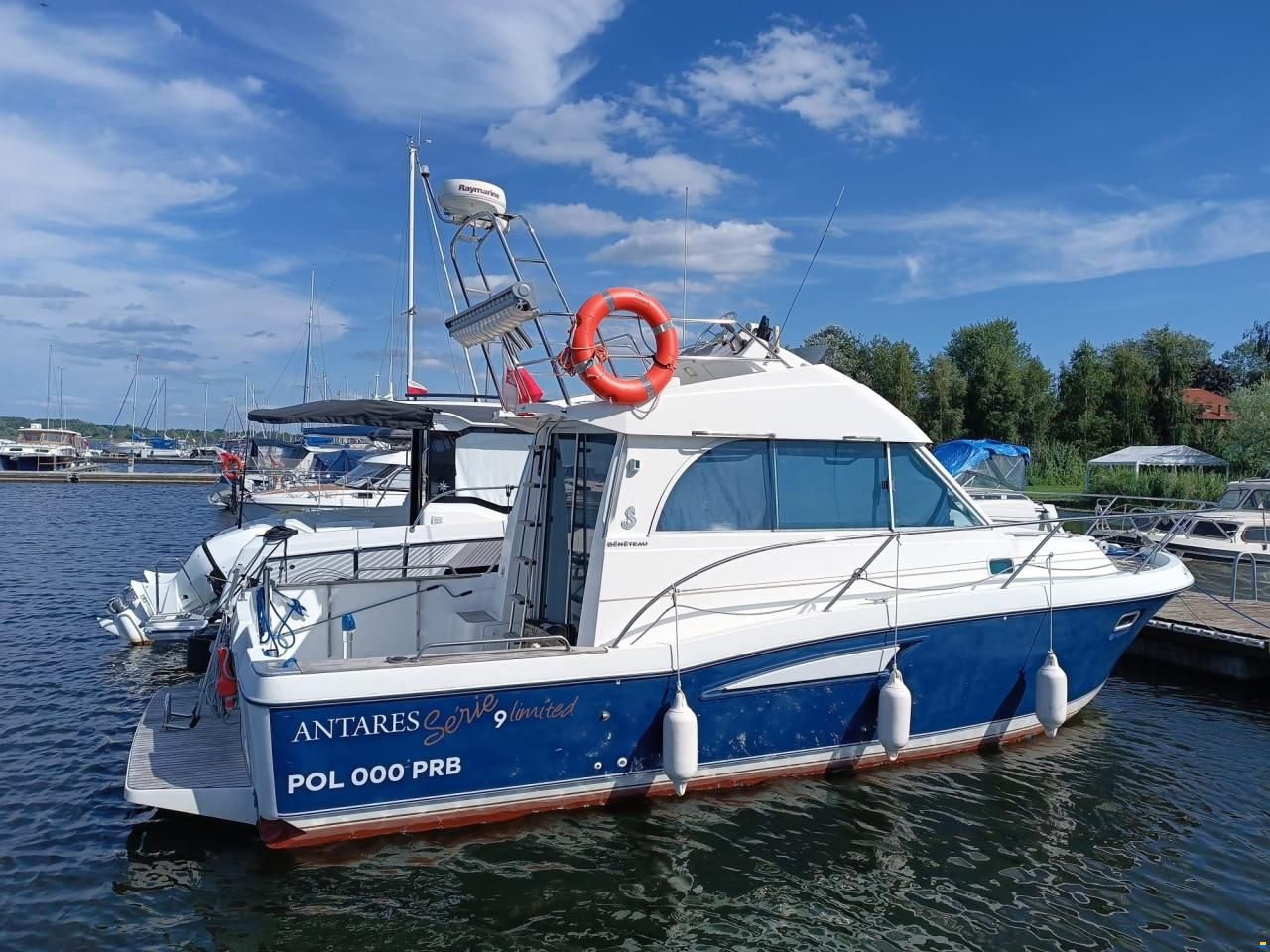 Beneteau Antares 9