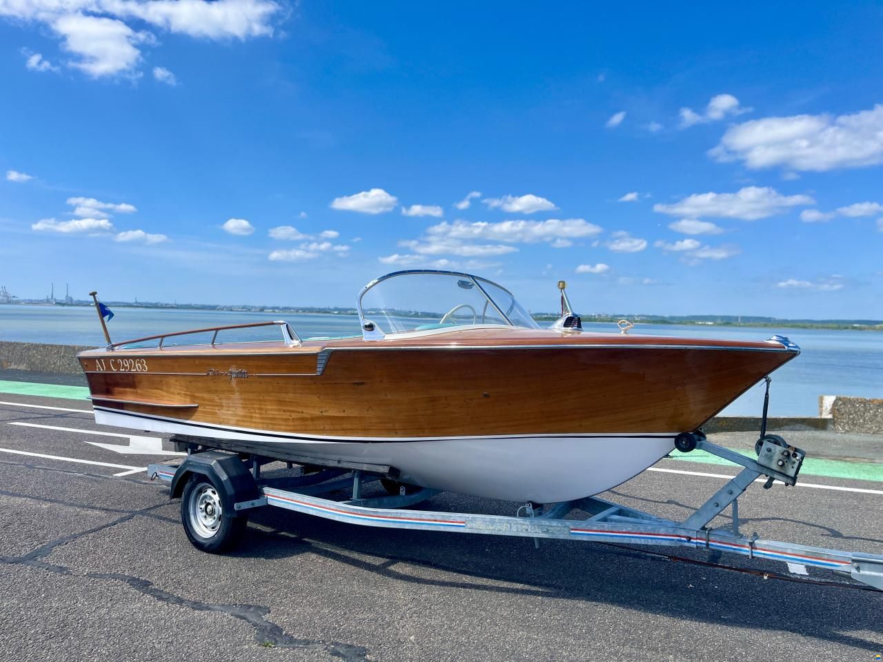 Riva Junior