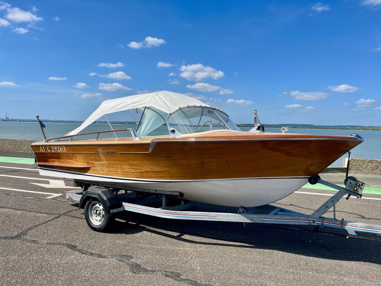 Riva Junior