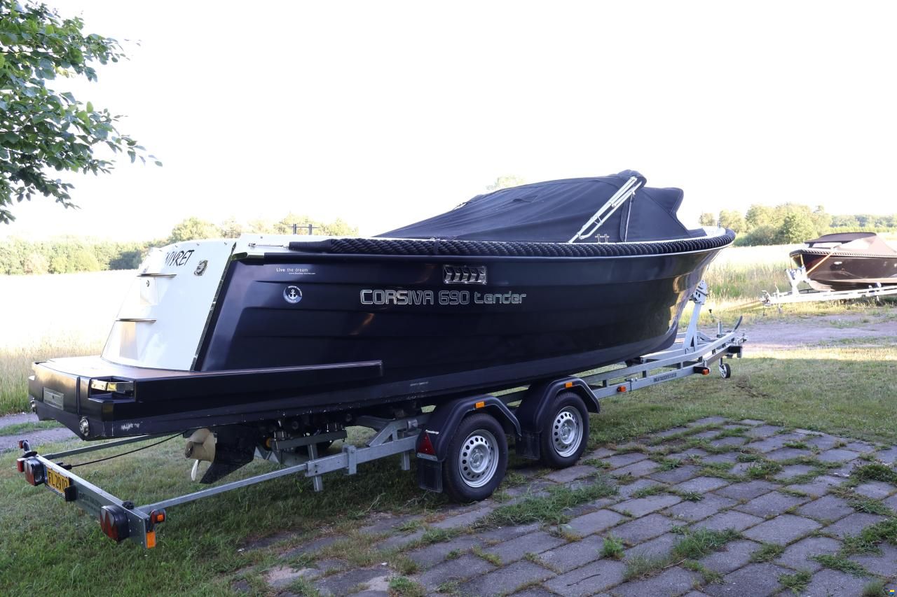 Corsiva 690 Tender