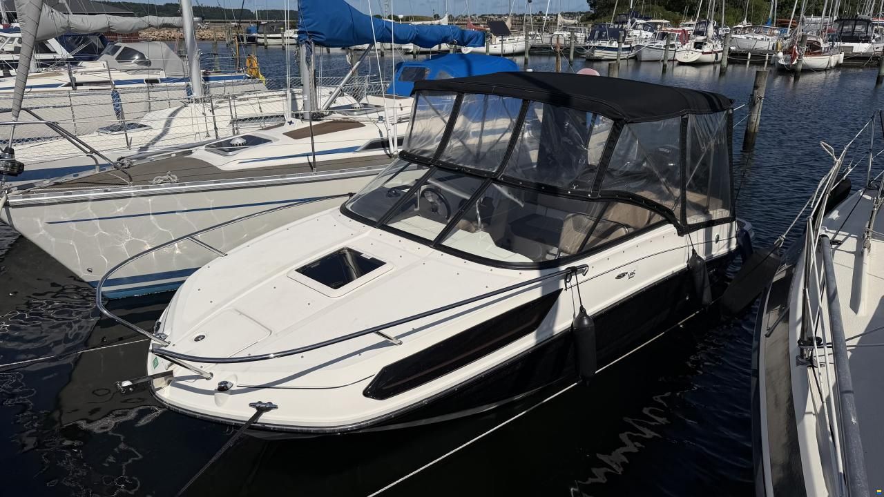 Bayliner VR5 Cuddy