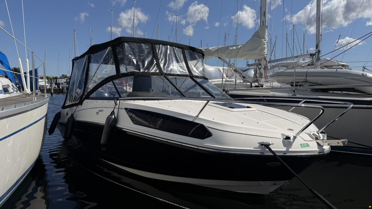 Bayliner VR5 Cuddy
