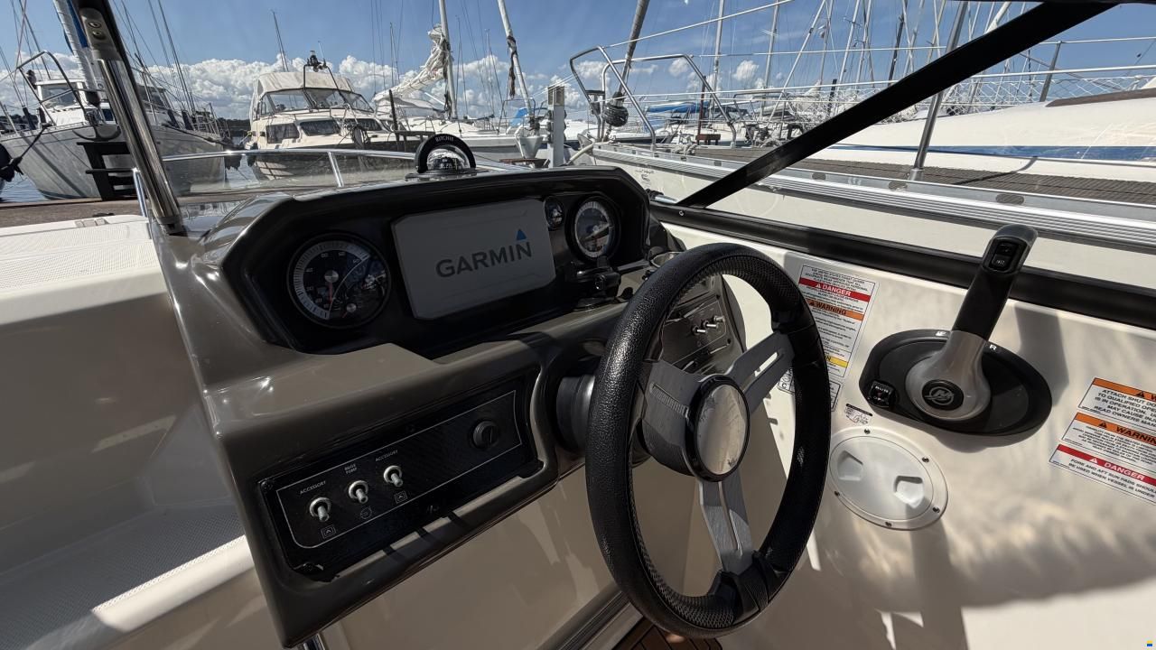 Bayliner VR5 Cuddy