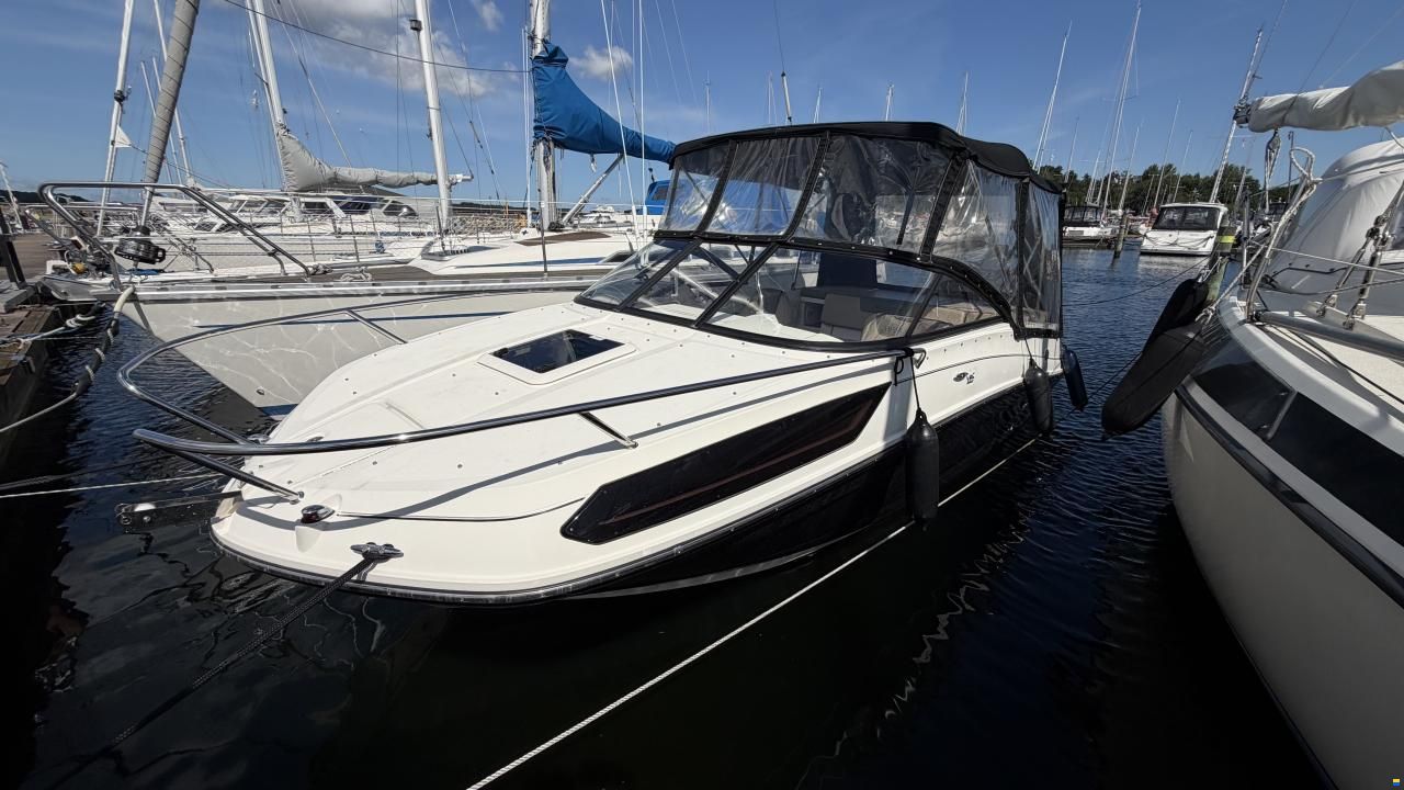 Bayliner VR5 Cuddy