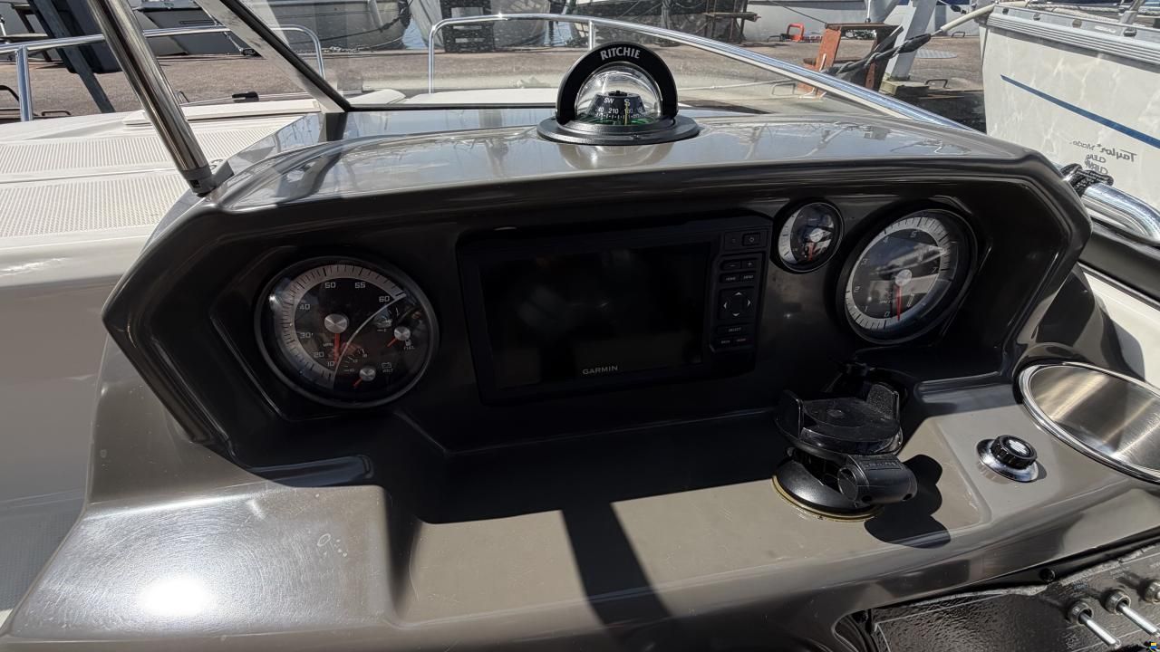 Bayliner VR5 Cuddy