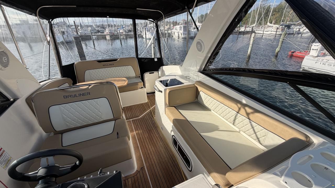 Bayliner Ciera 8
