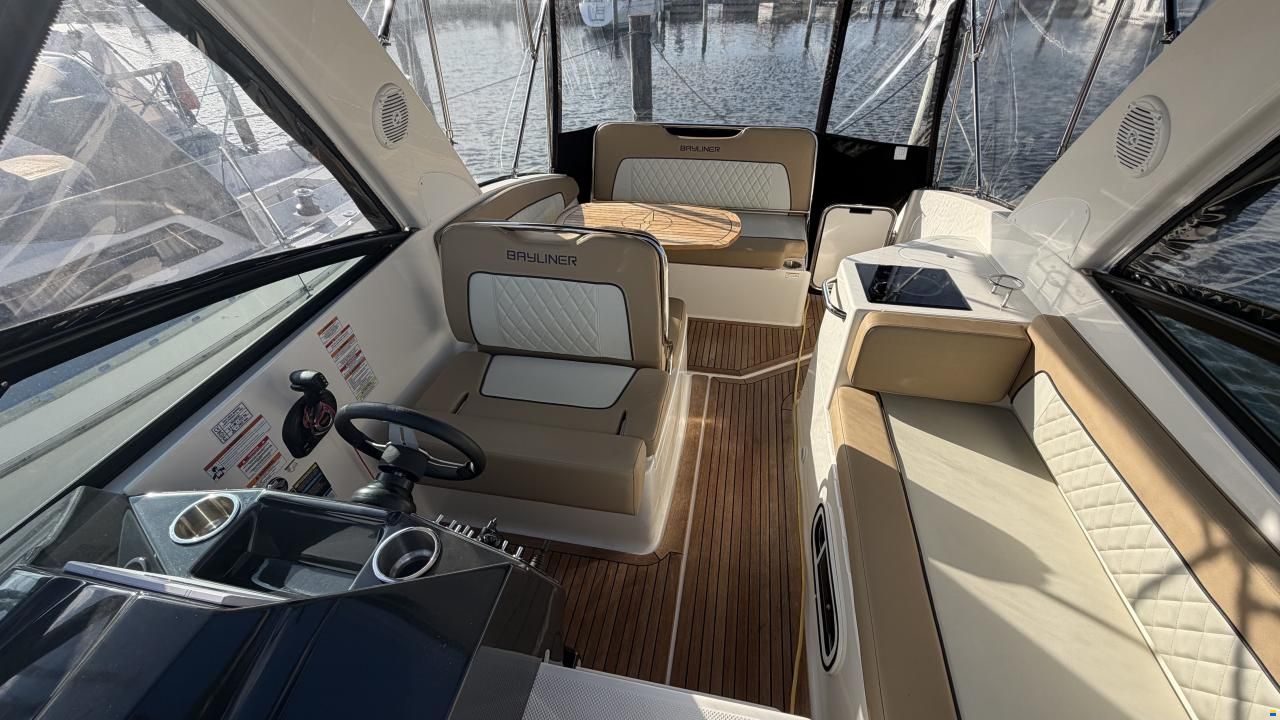 Bayliner Ciera 8