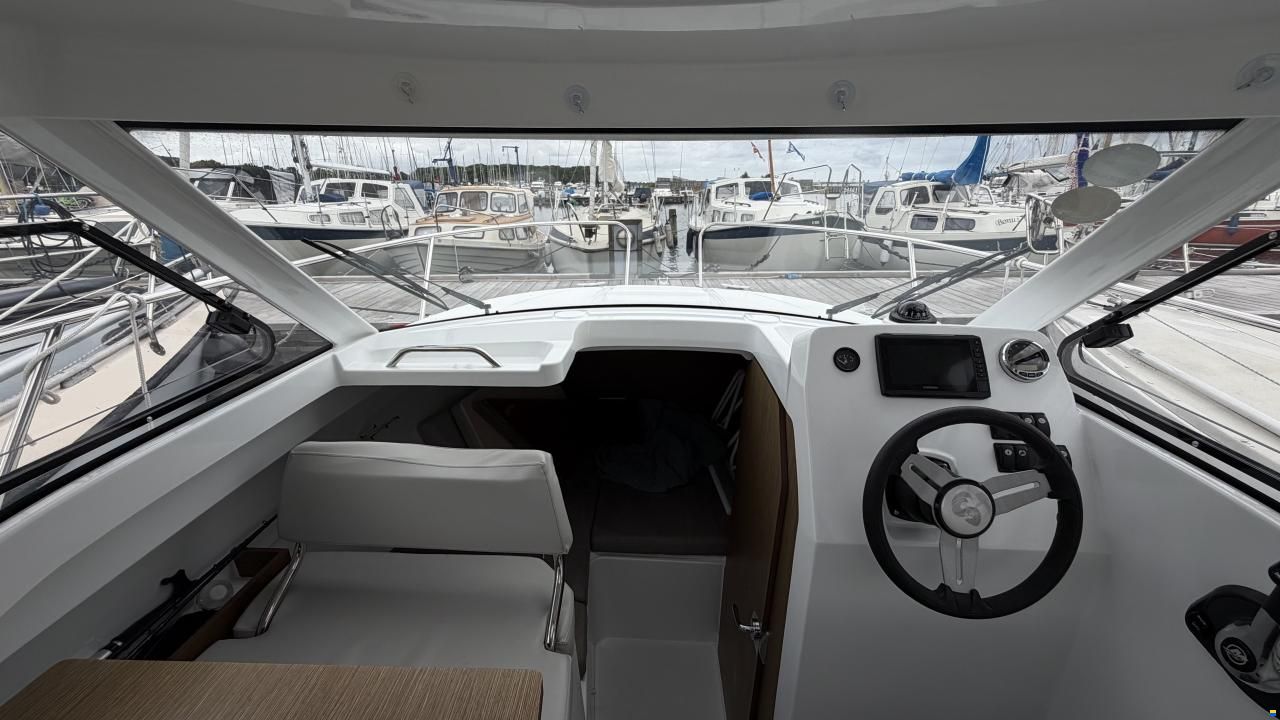 Beneteau Antares 7
