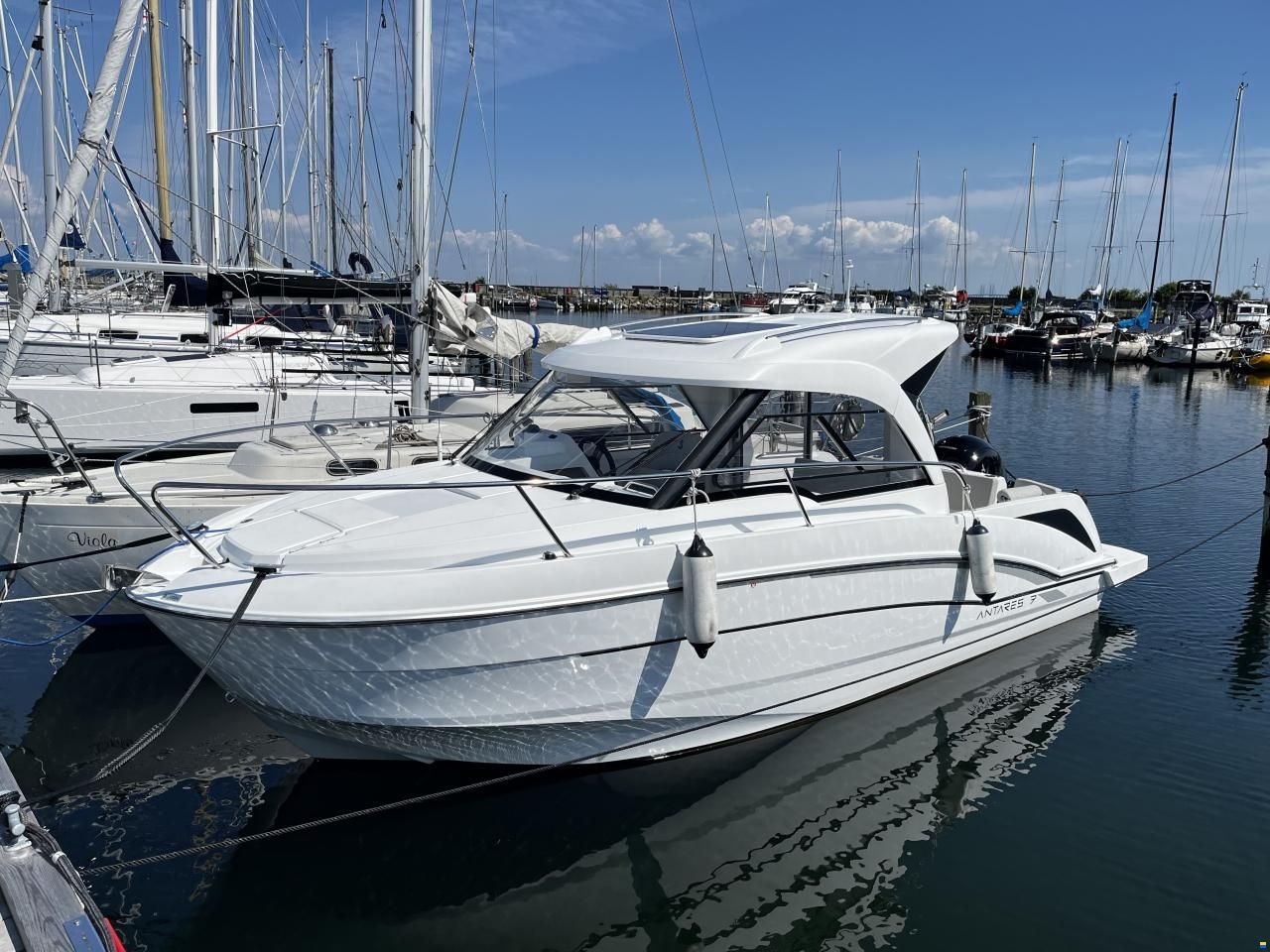 Beneteau Antares 7
