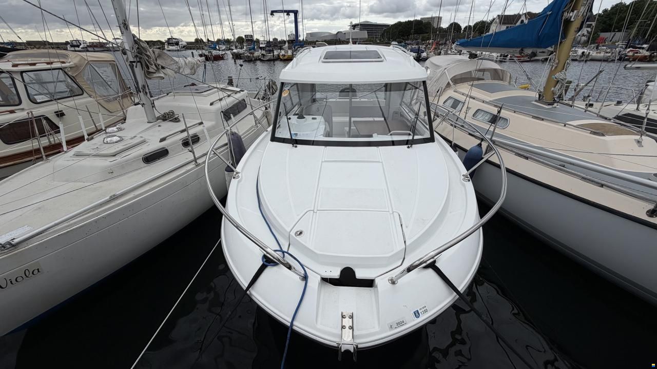 Beneteau Antares 7