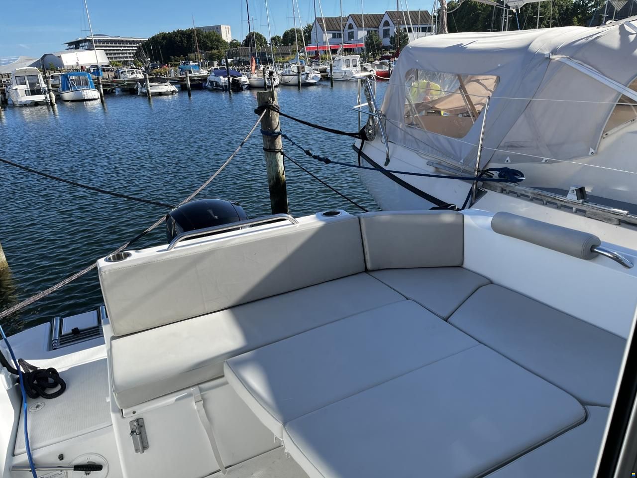 Beneteau Antares 7