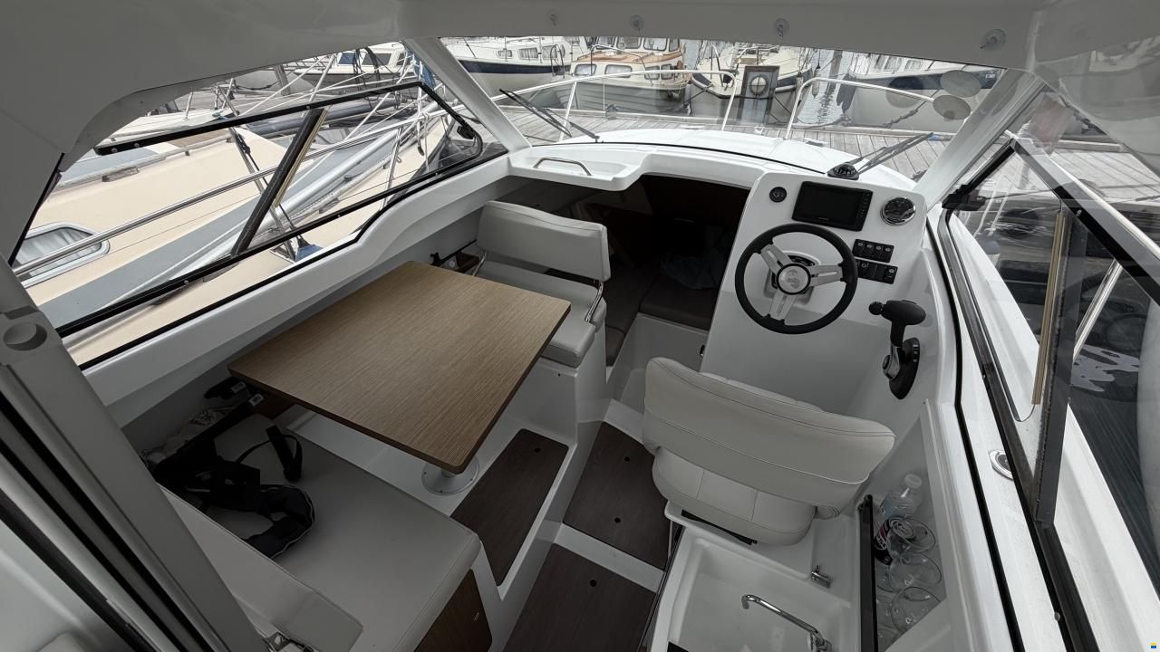 Beneteau Antares 7