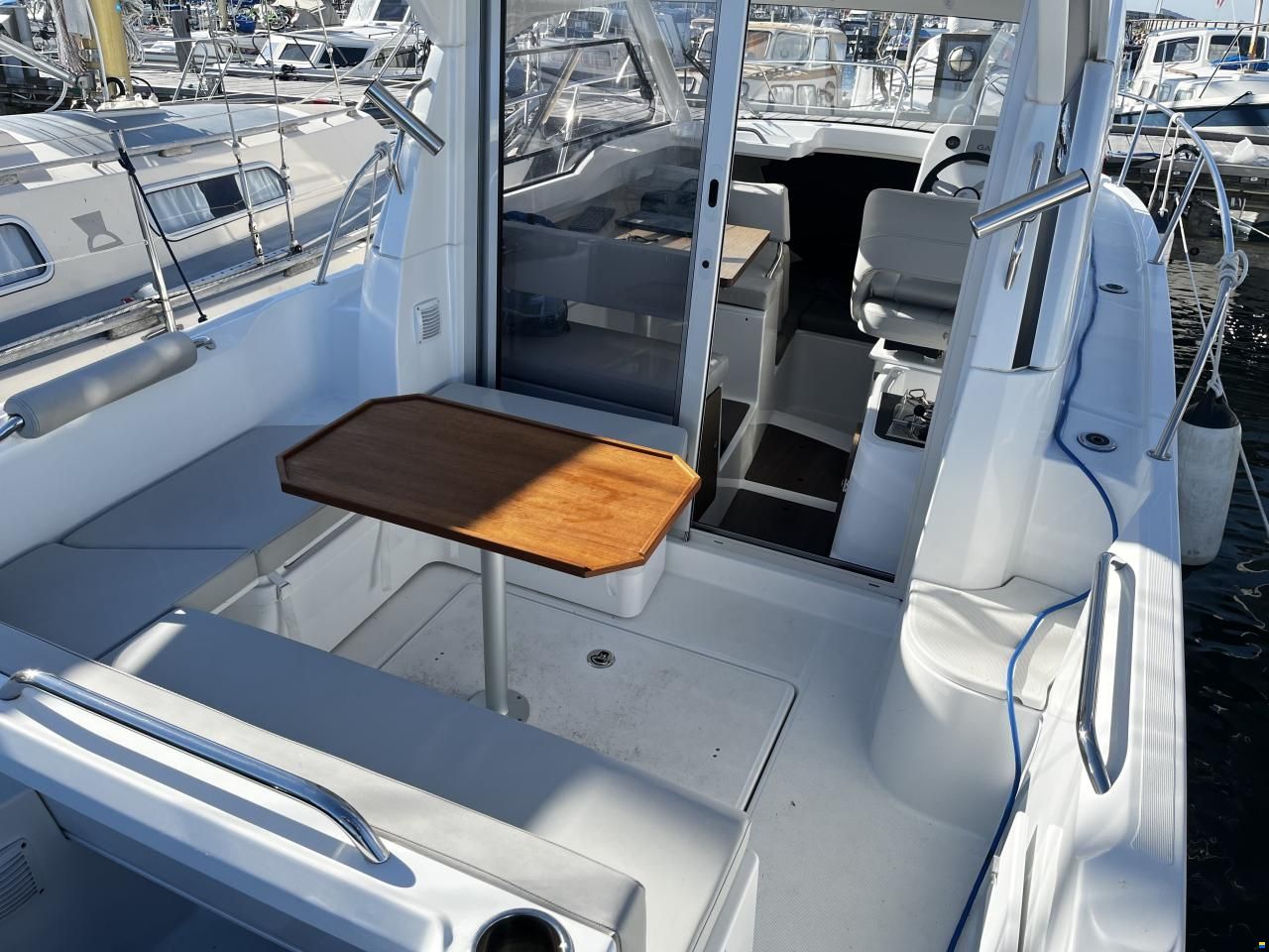 Beneteau Antares 7