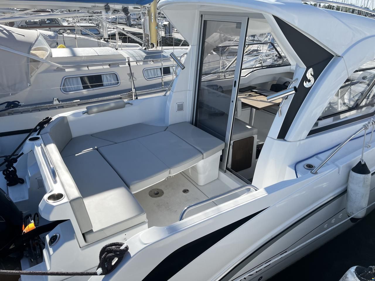Beneteau Antares 7