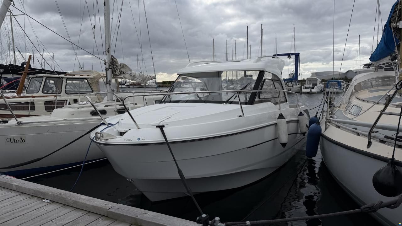 Beneteau Antares 7
