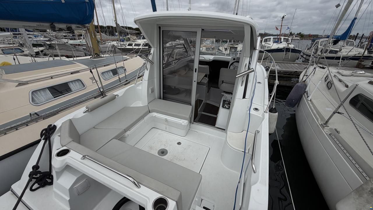 Beneteau Antares 7