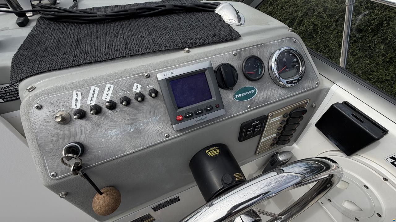 Bayliner Trophy