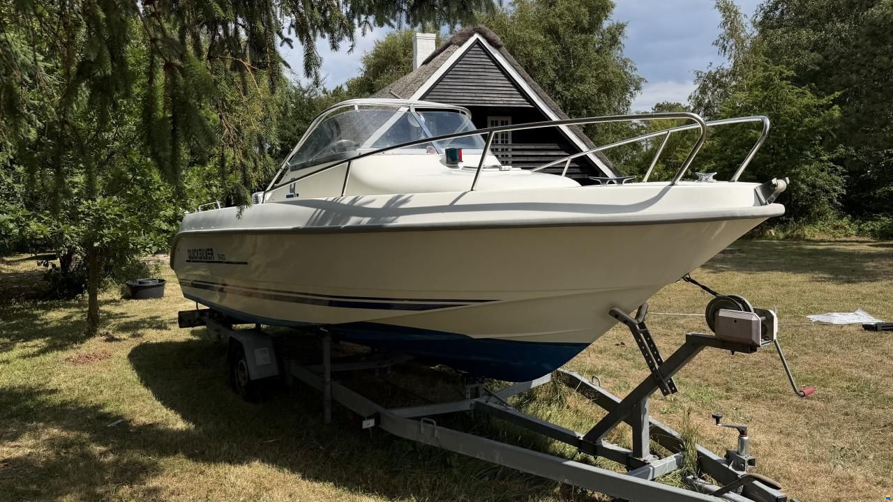 Quicksilver 640 Walk Around