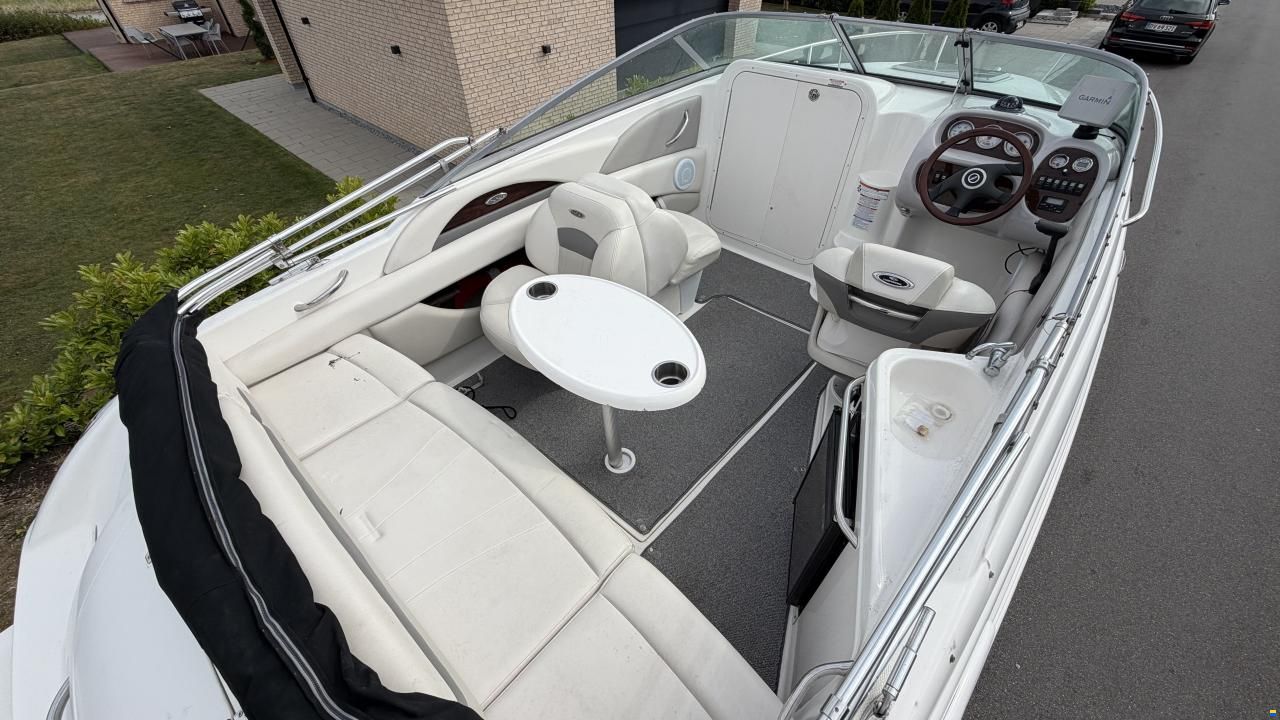 Chaparral 215 SSI