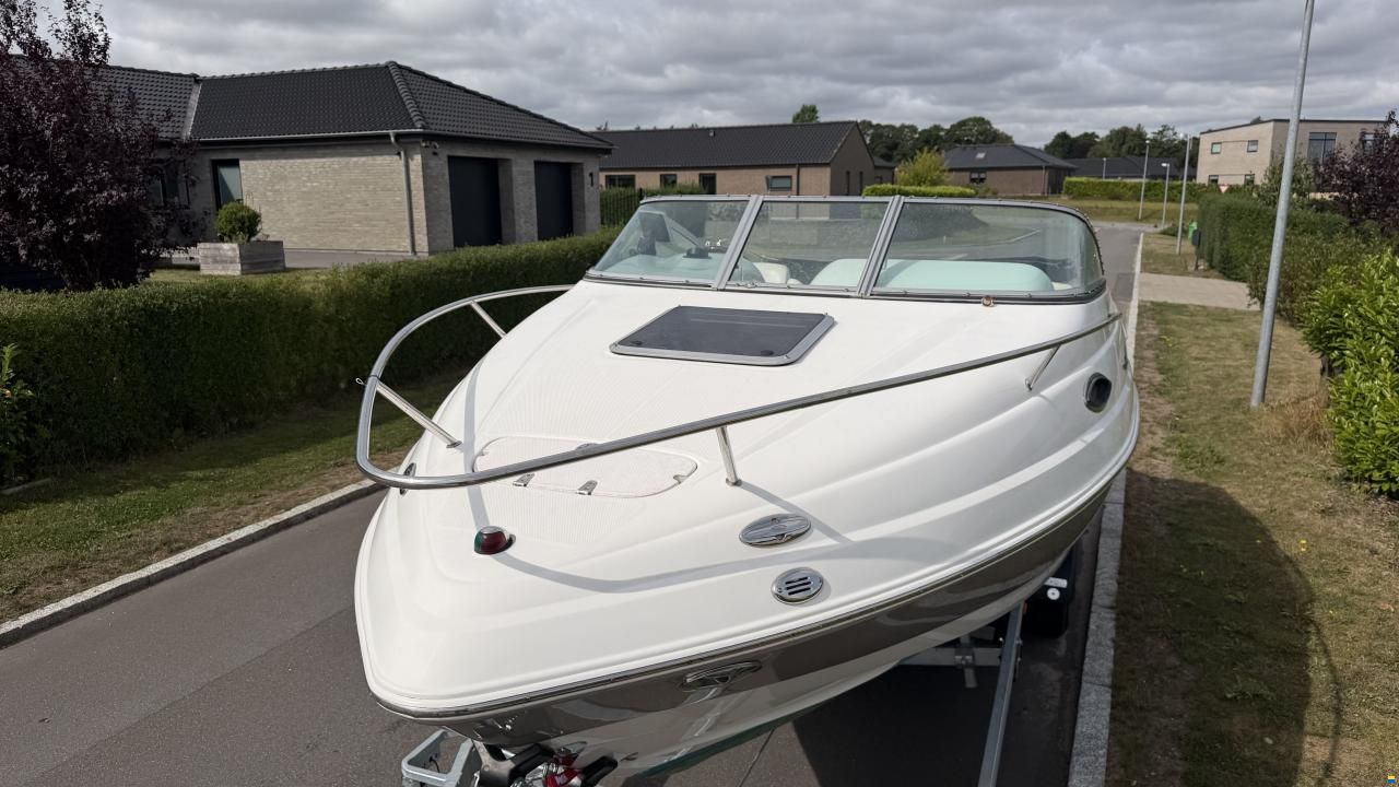 Chaparral 215 SSI
