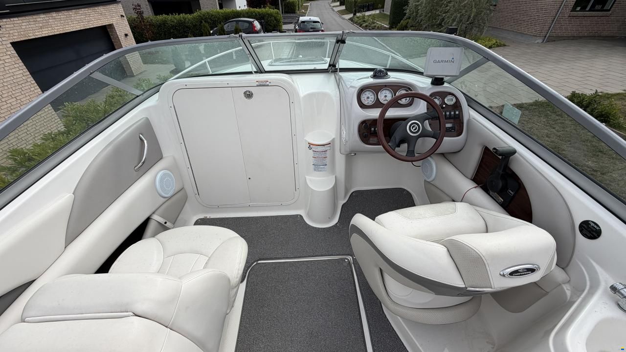 Chaparral 215 SSI