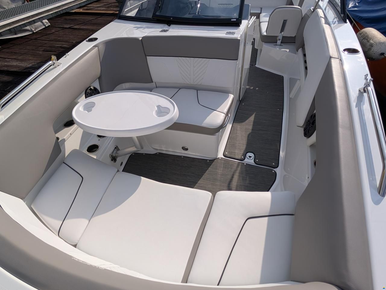 GLASTRON GTD 245 (Baujahr 2021)
