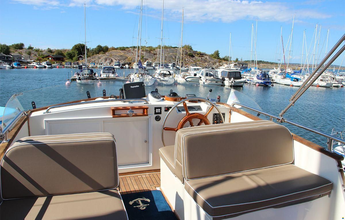 Grand Banks 32