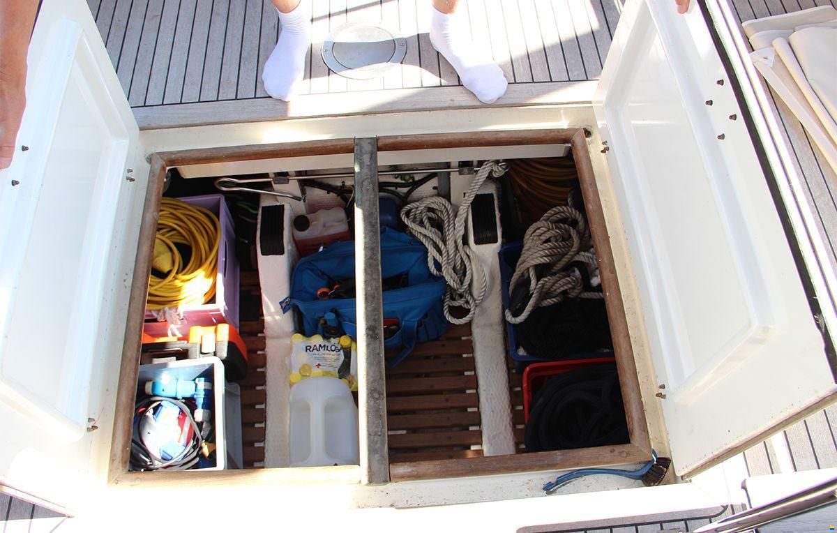 Grand Banks 32