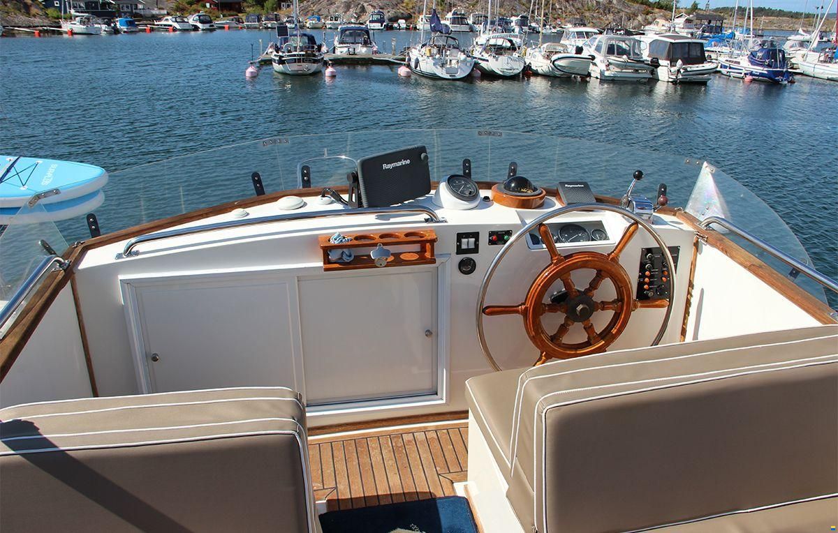 Grand Banks 32