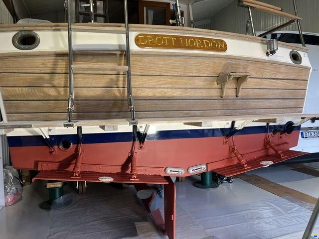 Grand Banks 32