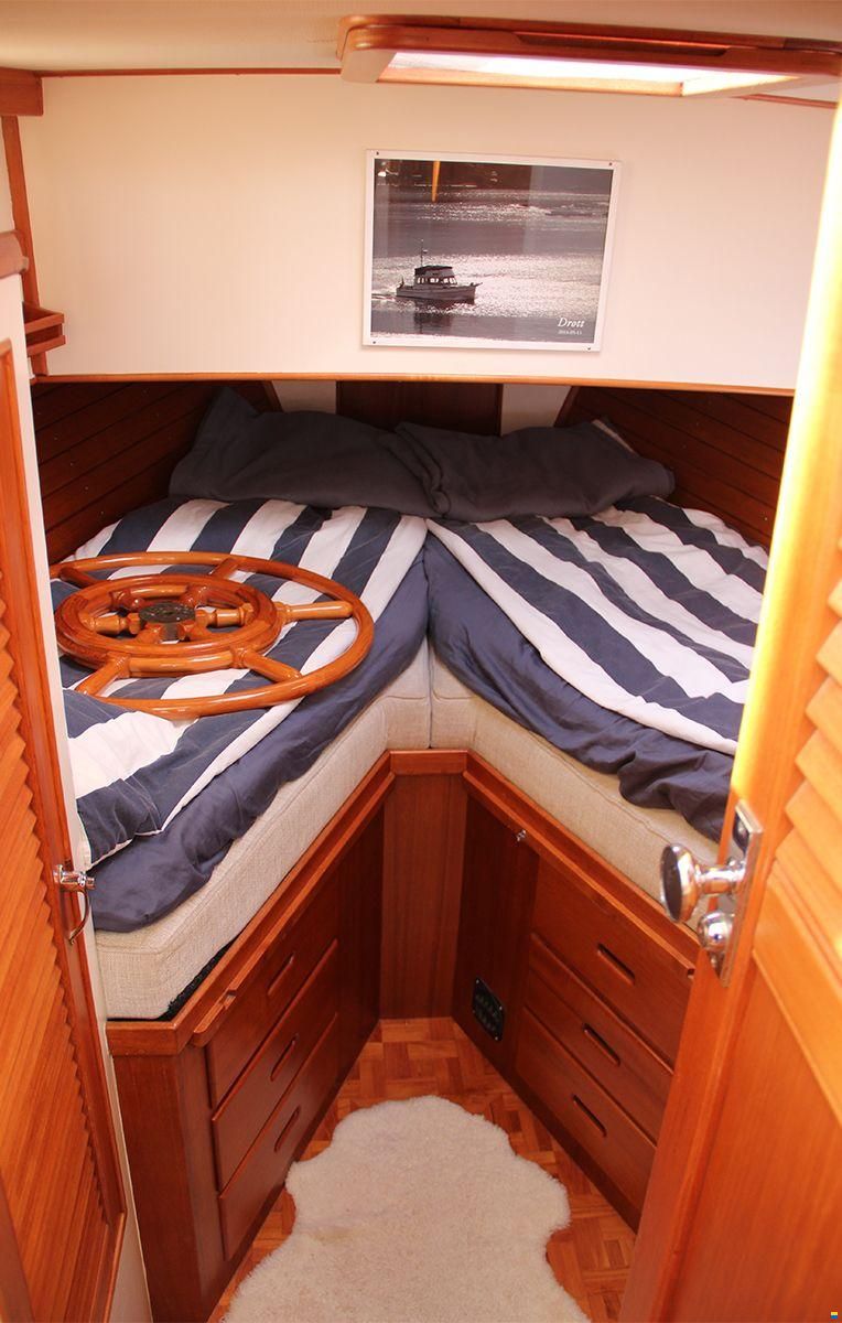 Grand Banks 32