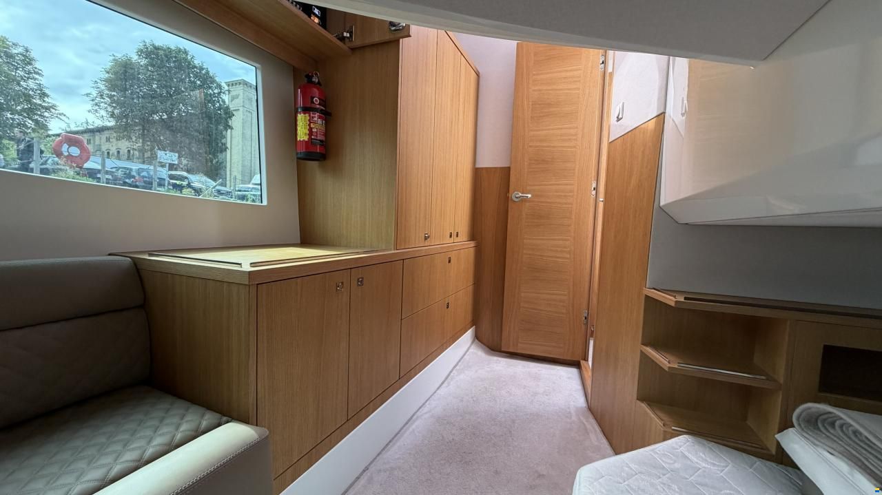 Galeon 370 HTC