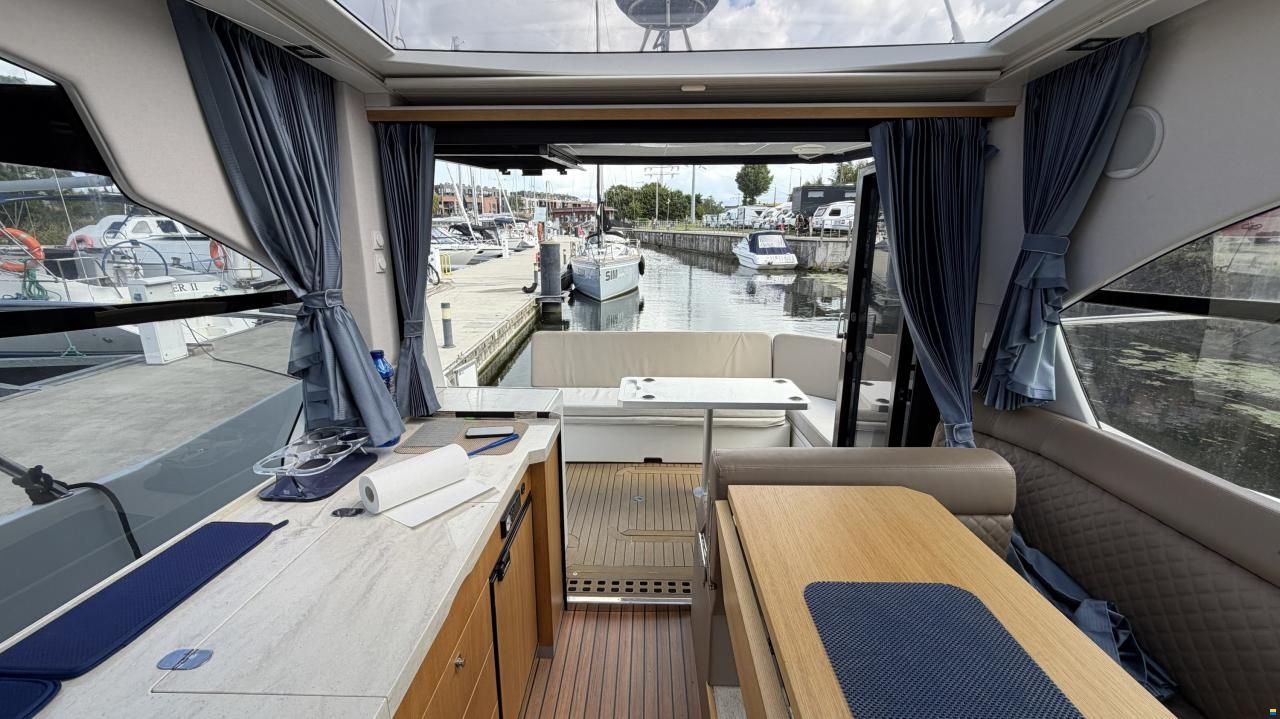 Galeon 370 HTC