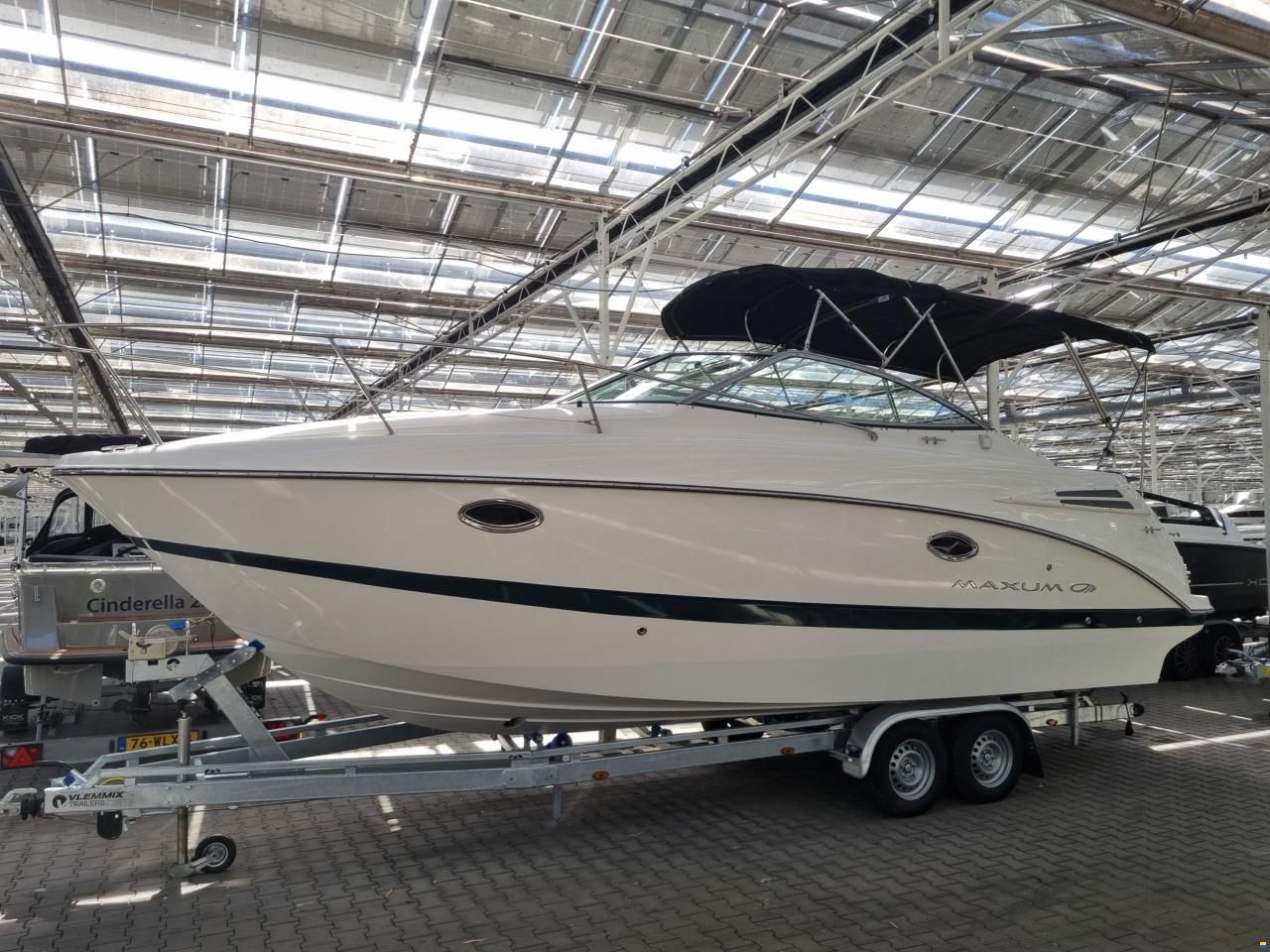 Maxum 2700 SE