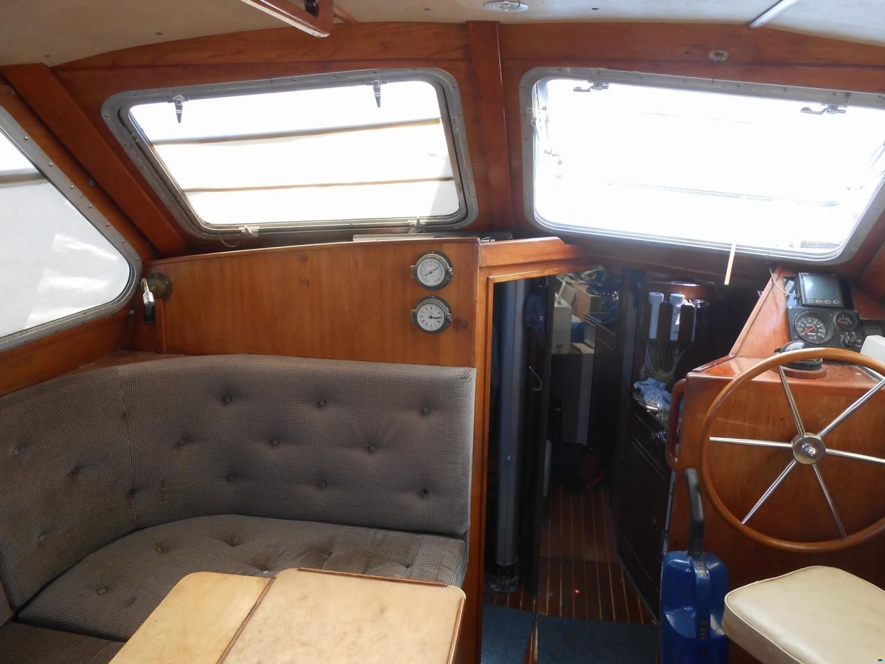 Oyster Heritage 37 Pilot House