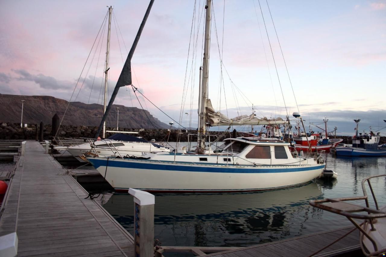 Oyster Heritage 37 Pilot House