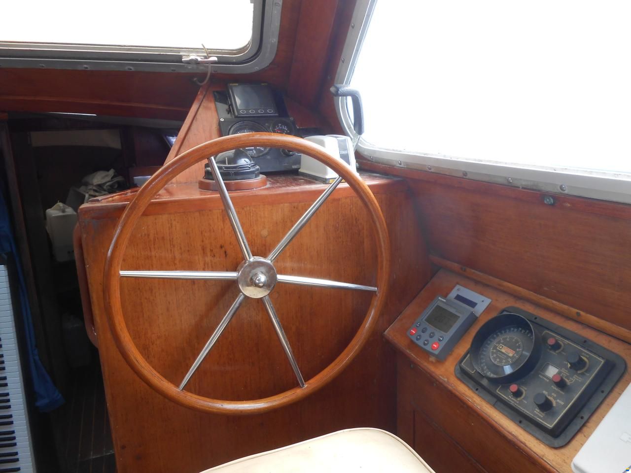 Oyster Heritage 37 Pilot House