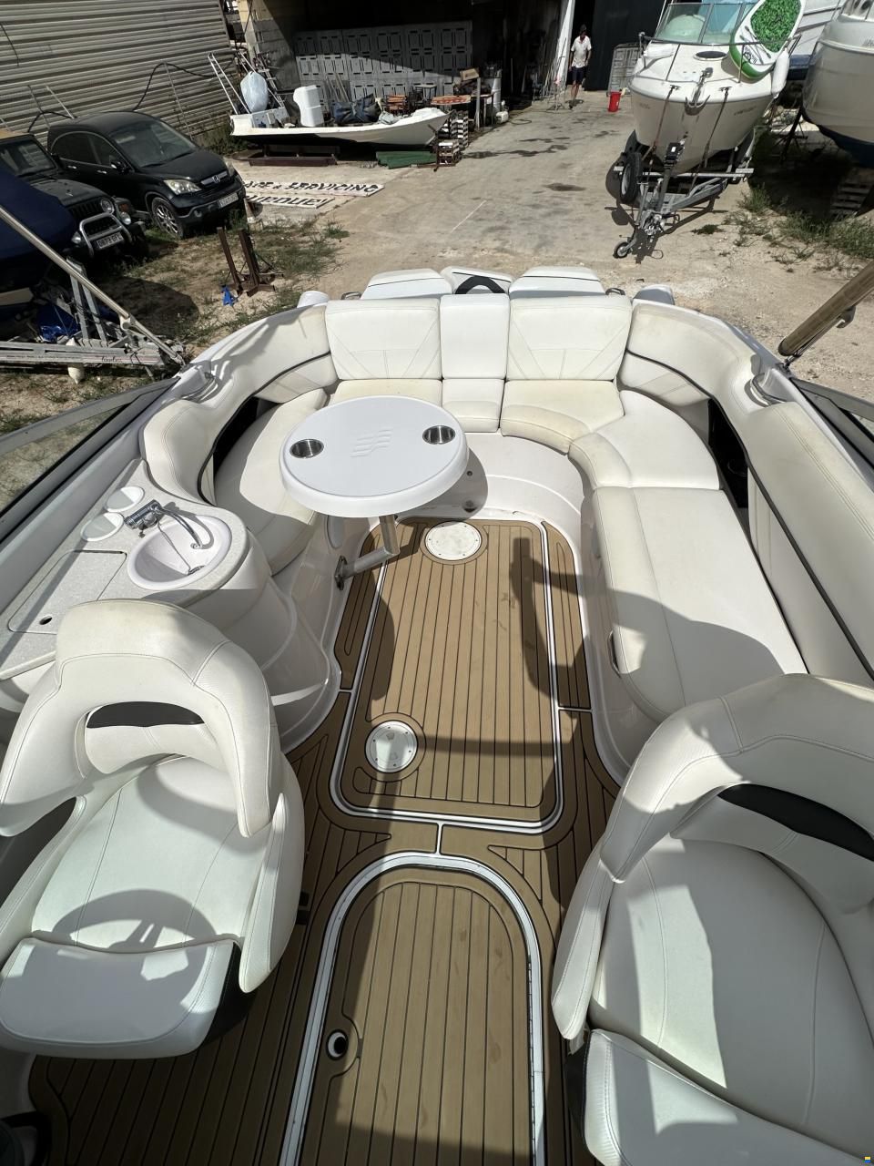 Four Winns H260