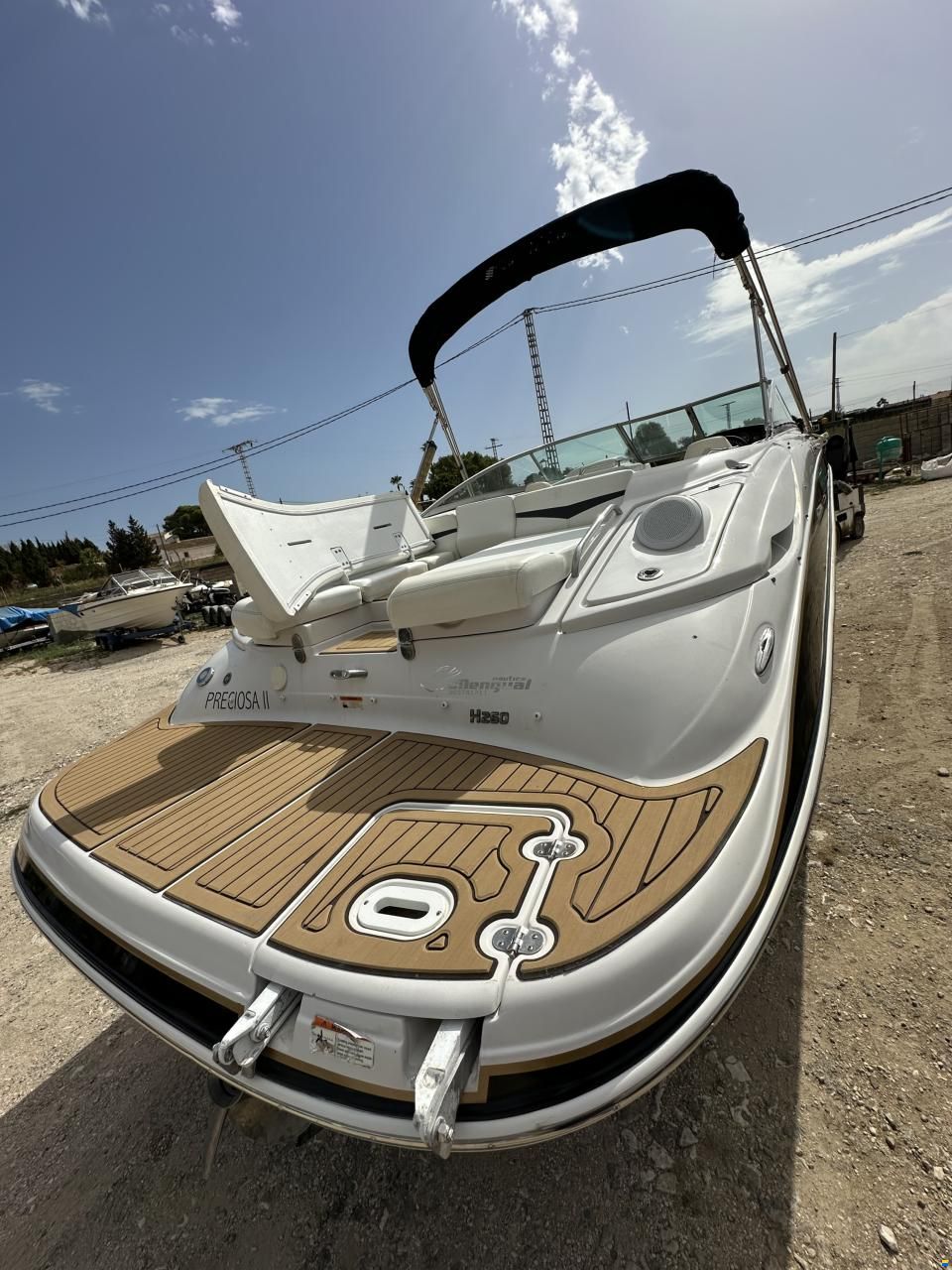 Four Winns H260