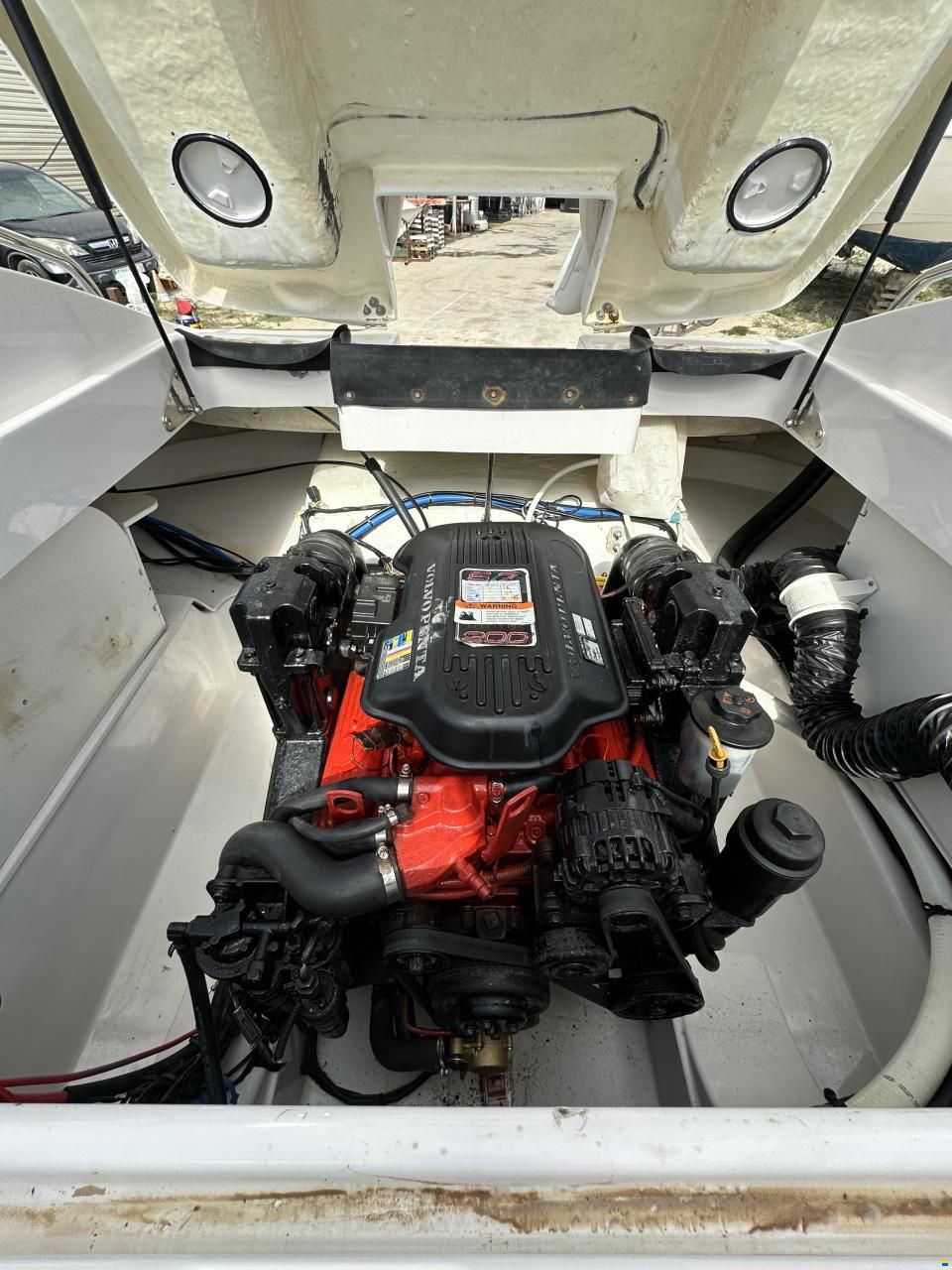 Four Winns H260