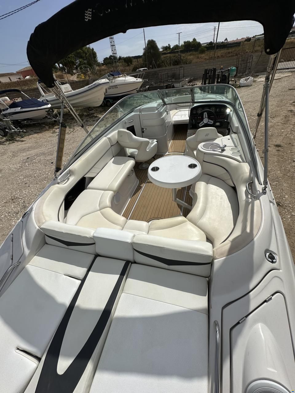 Four Winns H260